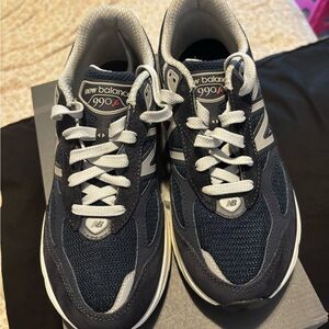 New Balance 990v5 Men's Dark Blue and Gray Sneakers